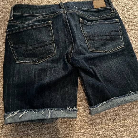 Size 2 American Eagle size 2 like new - Picture 2 of 2